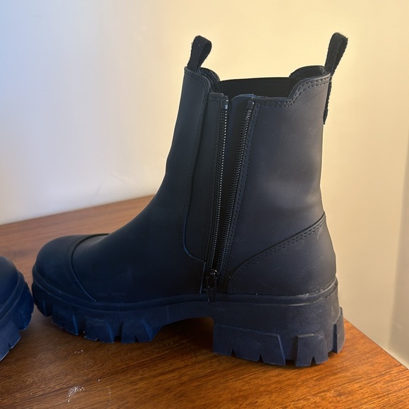 A New Day Devan Boots - Picture 5 of 5
